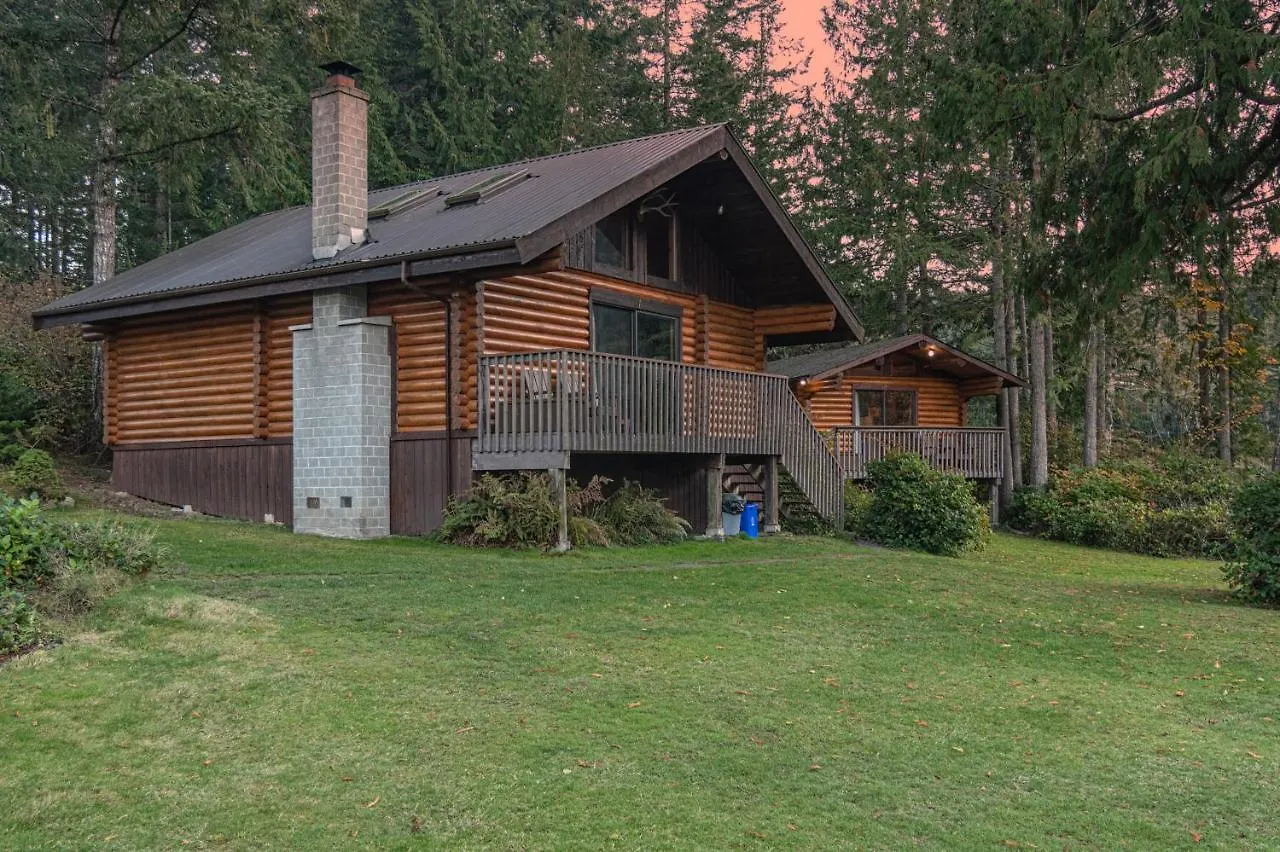 Cusheon Lake Resort Ganges 4*,  Canada
